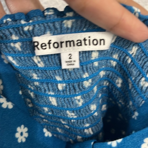 Reformation | River Floral Blue White Jimmy Top | Size 2 FLAWED - Picture 3 of 7
